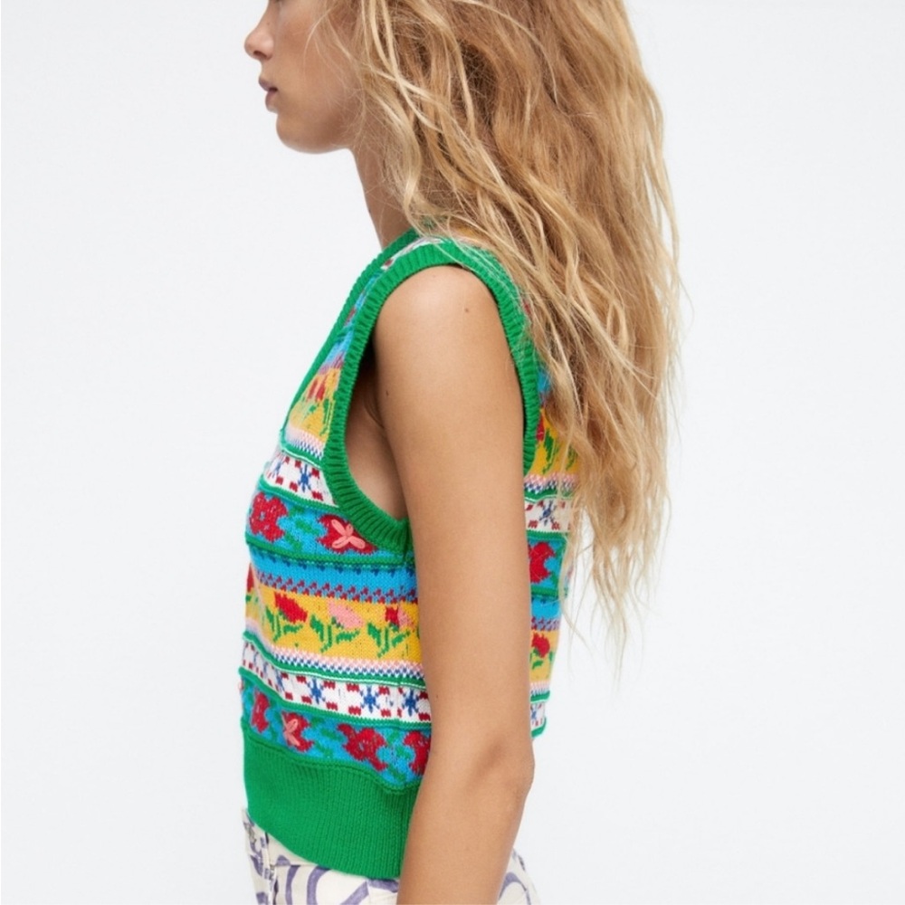 NWT Zara pullover jacquard knit floral sweater vest top with V-neck! Size medium - Picture 10 of 16